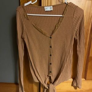 Jun & Ivy tan sweater